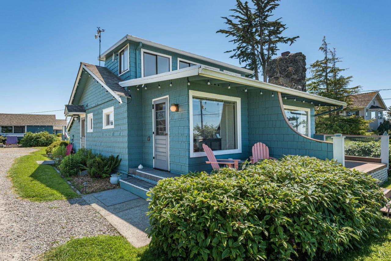 Juan De Fuca Waterfront Hotel & Cottages Секим Экстерьер фото