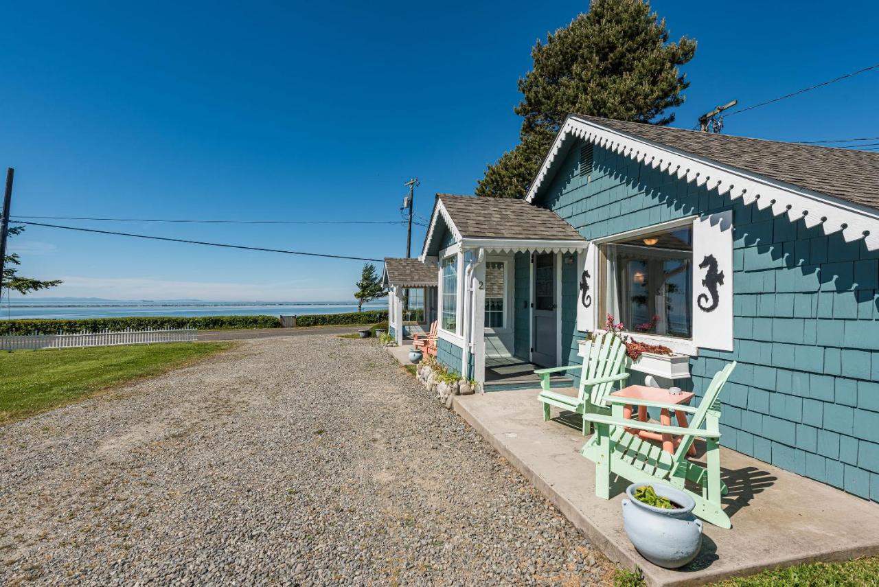 Juan De Fuca Waterfront Hotel & Cottages Секим Экстерьер фото
