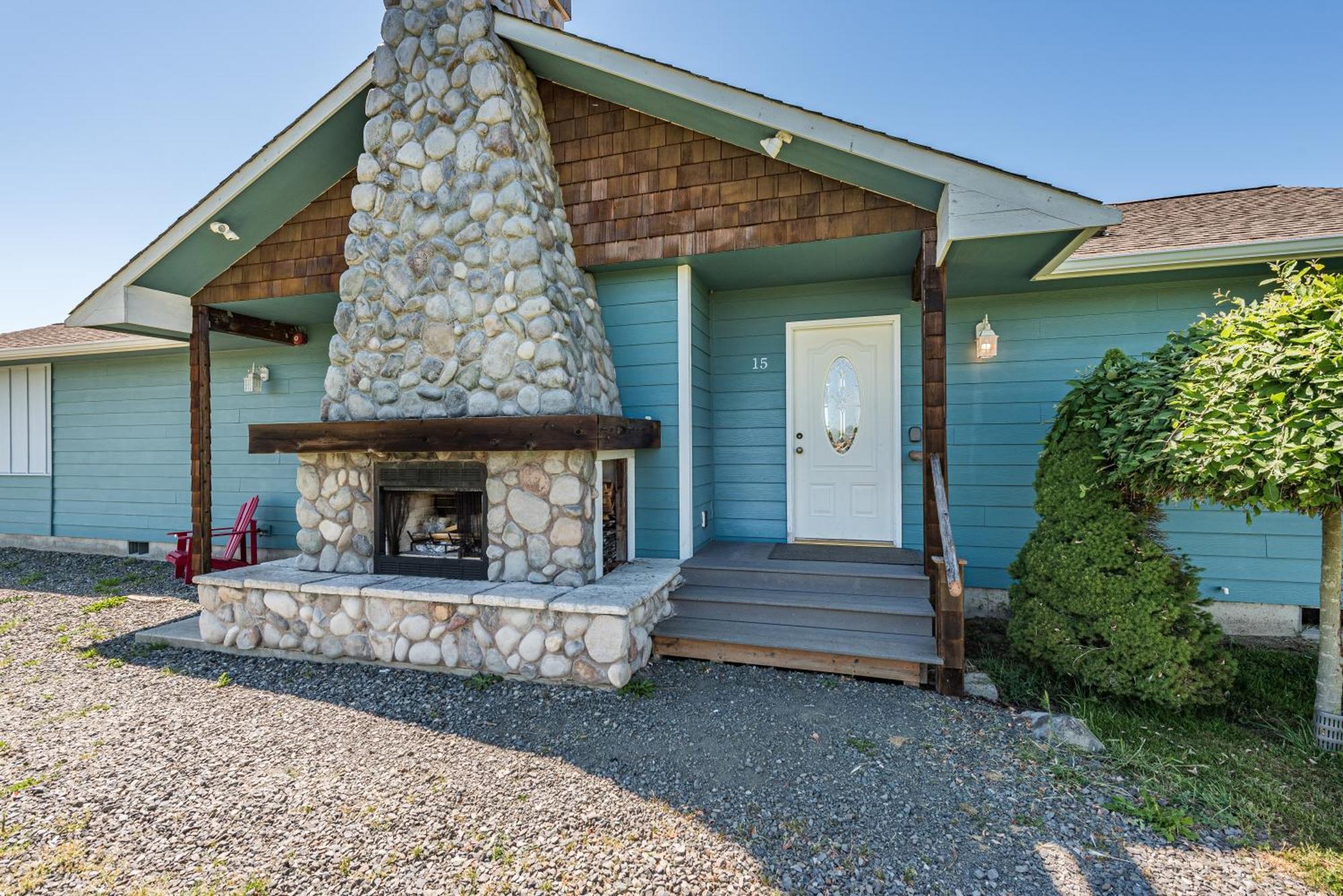 Juan De Fuca Waterfront Hotel & Cottages Секим Экстерьер фото