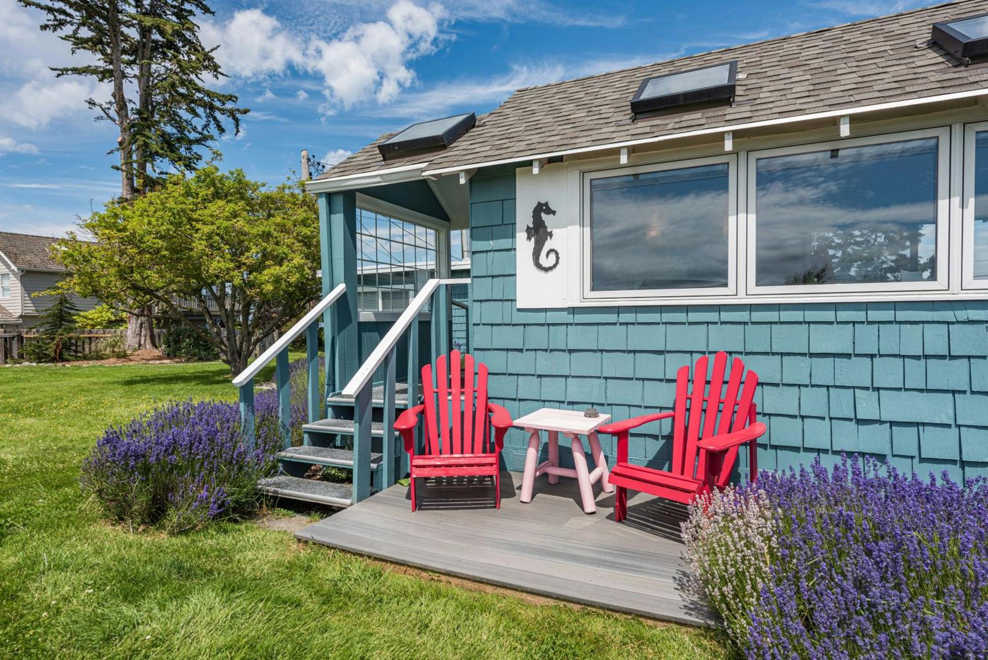 Juan De Fuca Waterfront Hotel & Cottages Секим Экстерьер фото